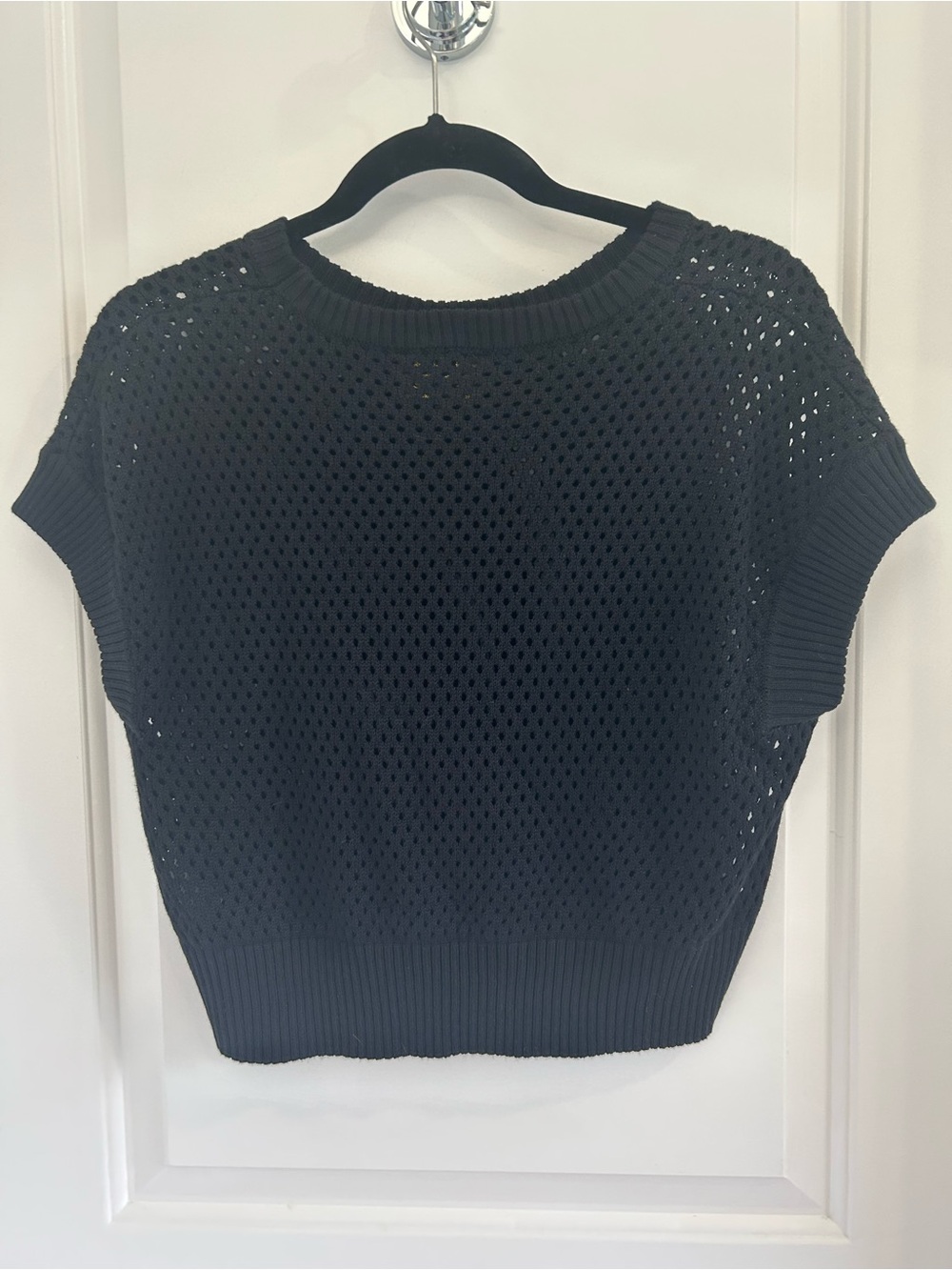 Black Knit Openwork Short-Sleeve Sweater Top - Picture 2 of 3